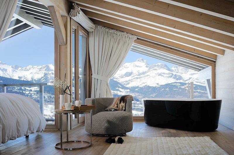 Luxury chalet in Megève facing the surrounding mountains