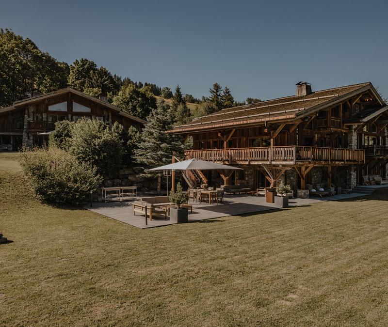 Fully catered ski-in/ski-out chalet in Megève, with room for a large group — Chalet Ultima Megeve