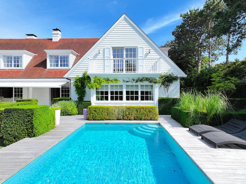 Spacious holiday villa in Knokke with a large outdoor swimming pool