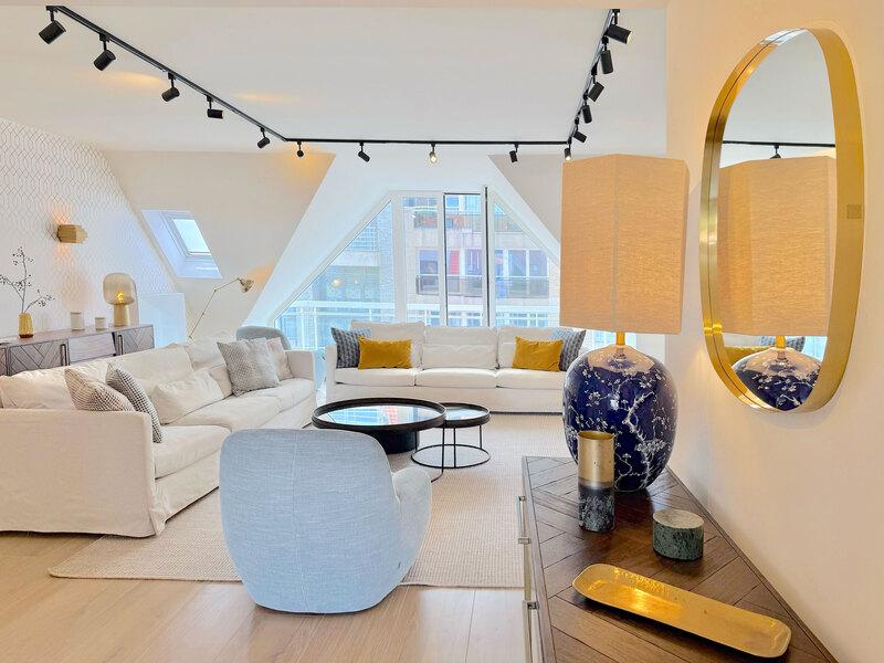 Living room of a triplex penthouse in Knokke with sea view — Immo Van De Walle Knokke, Knokke-Le Zoute