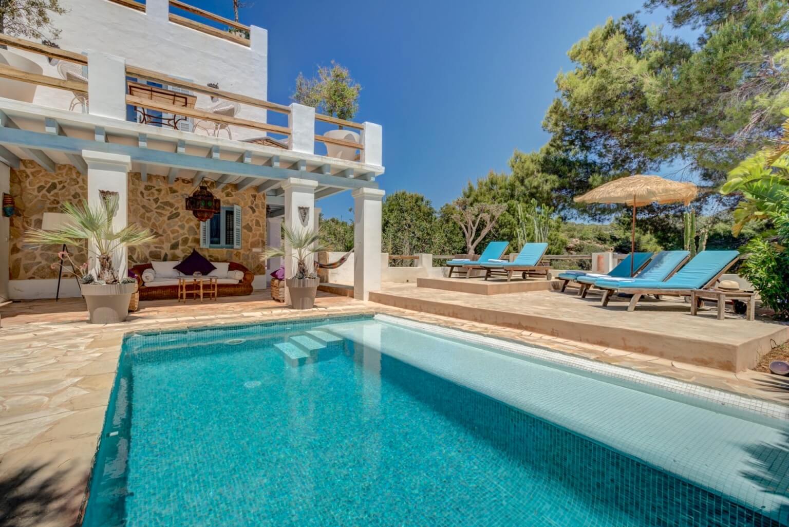 JAMES the BnB Butler Ibiza full service villa rental JAMES immo Can Terra, Cala Carbo