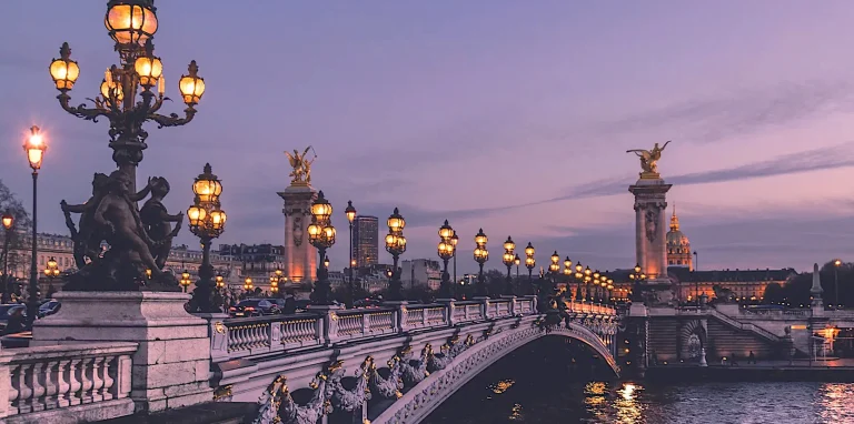 JAMES the BnB Butler Paris luxury boutique hotel apartment with pool Eiffel tower Paris Maison Montespan Paris Center