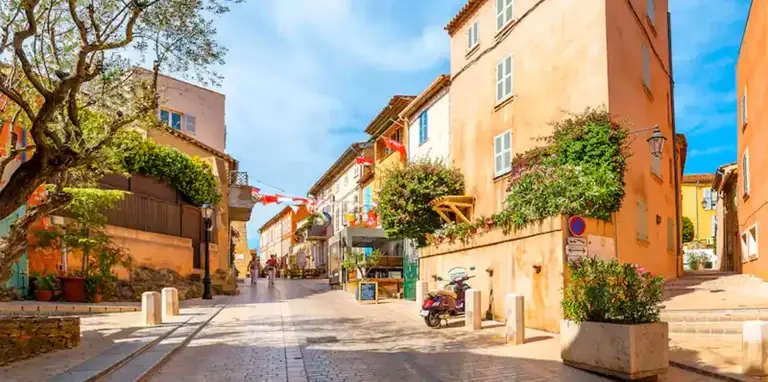 JAMES the BnB Butler Saint Tropez Cannes Grimaud La Croix-Valmer Sainte Maxime full service luxury holiday villa rental & yacht charter