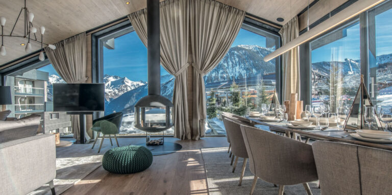 JAMES-the-BnB-Butler-full-service-the-Alps.jpg