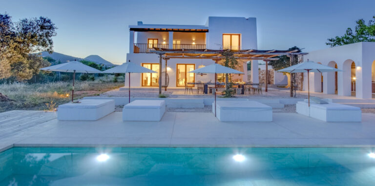 JAMES-the-BnB-Butler-full-service-villa-rental-yacht-charter-Ibiza.jpg