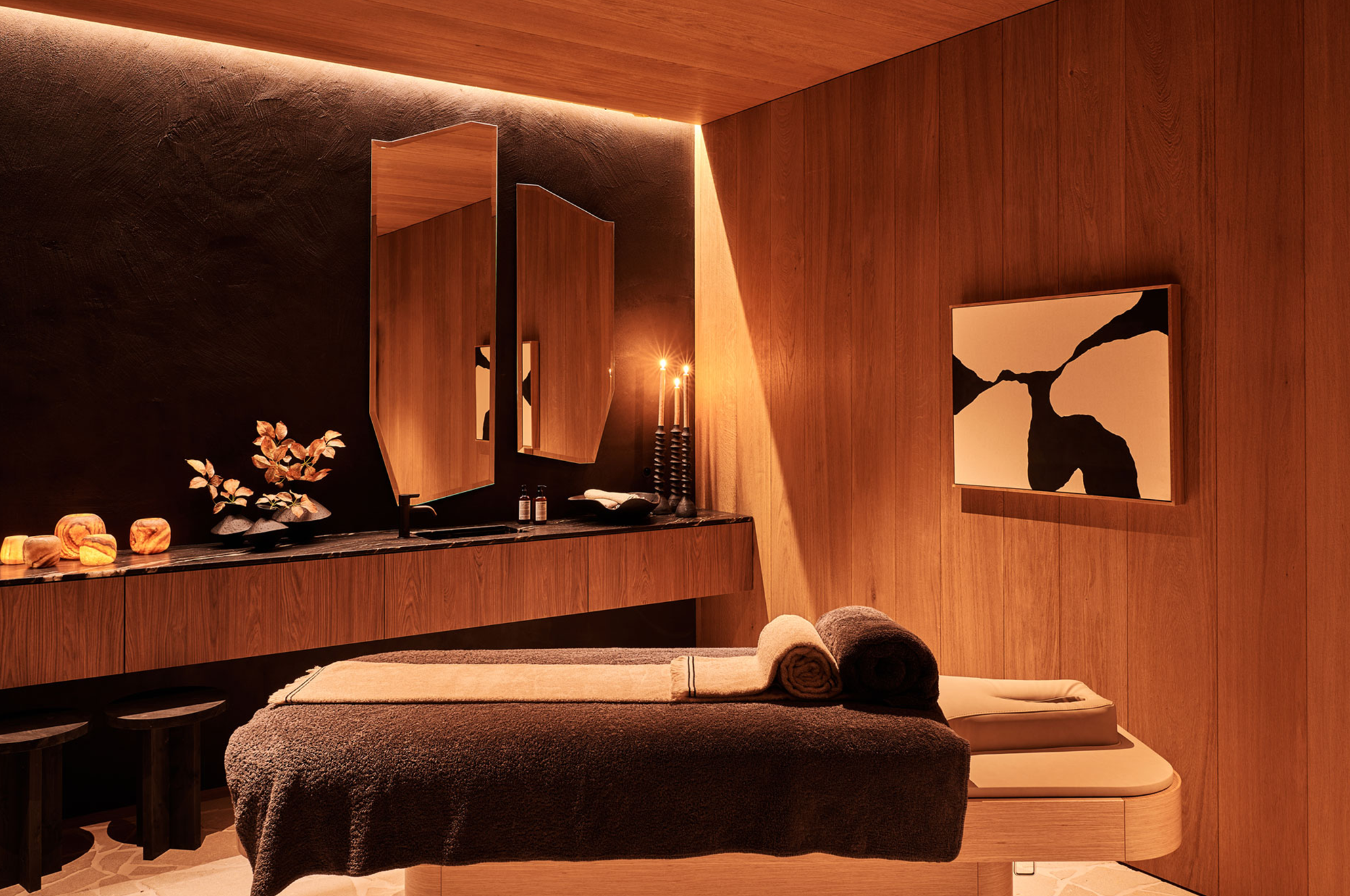 luxury chalet Black Lodge Courchevel 1850 J007.TACC05 luxury chalet Hillary Courchevel 1850 JAMES the BnB Butler full service luxury chalet rental ​C​ourchevel, Sotheby's ​C​ourchevel, AirBnB ​C​ourchevel, le Collectionist ​C​ourchevel, Luxury Chalet Courchevel​, Chalet Super g Courchevel, Chalet Hilary Courchevel, chalet black lodge Courchevel​, james Courchevel​, luxury rentals courchevel, butler service courchevel, Chalet Ecosse Courchevel