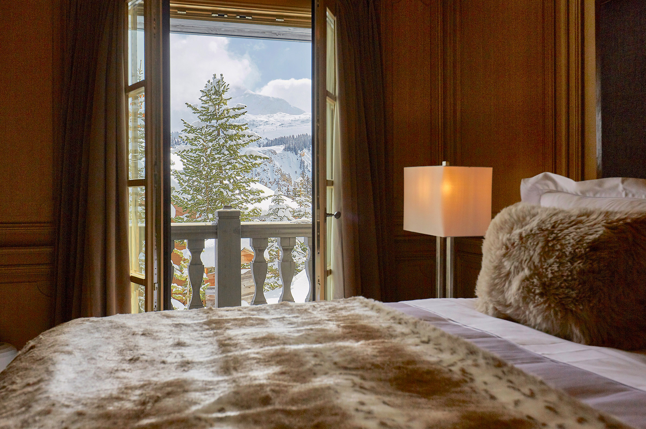 luxury chalet Ecosse 1850 J007.TACC10 luxury chalet Hillary Courchevel 1850 JAMES the BnB Butler full service luxury chalet rental ​C​ourchevel, Sotheby's ​C​ourchevel, AirBnB ​C​ourchevel, le Collectionist ​C​ourchevel, Luxury Chalet Courchevel​, Chalet Super g Courchevel, Chalet Hilary Courchevel, chalet black lodge Courchevel​, james Courchevel​, luxury rentals courchevel, butler service courchevel, Chalet Ecosse Courchevel