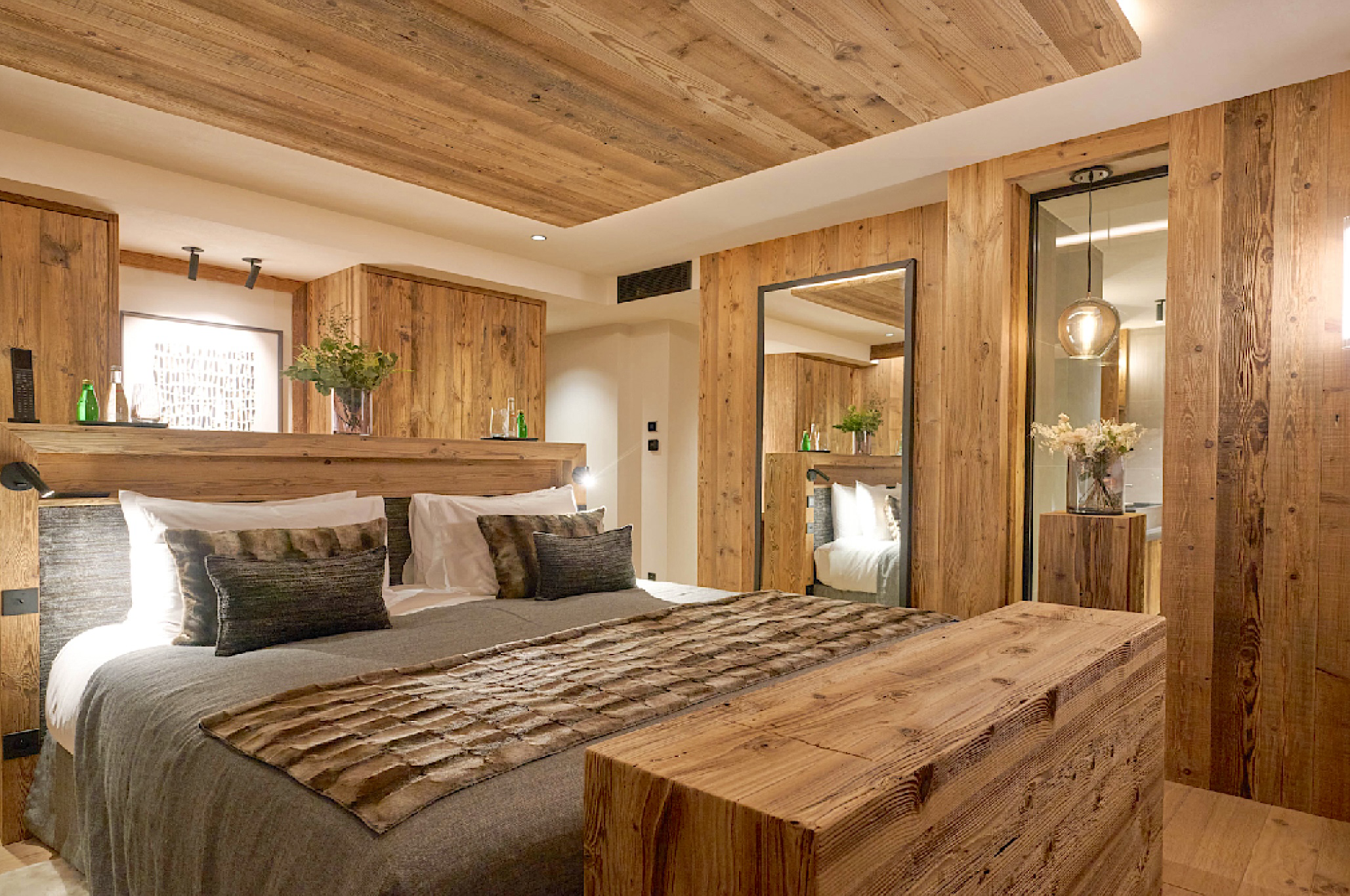 J007.TACC32 luxury chalet Hillary Courchevel 1850 JAMES the BnB Butler full service luxury chalet rental ​C​ourchevel, Sotheby's ​C​ourchevel, AirBnB ​C​ourchevel, le Collectionist ​C​ourchevel, Luxury Chalet Courchevel​, Chalet Super g Courchevel, Chalet Hilary Courchevel, chalet black lodge Courchevel​, james Courchevel​, luxury rentals courchevel, butler service courchevel, Chalet Ecosse Courchevel