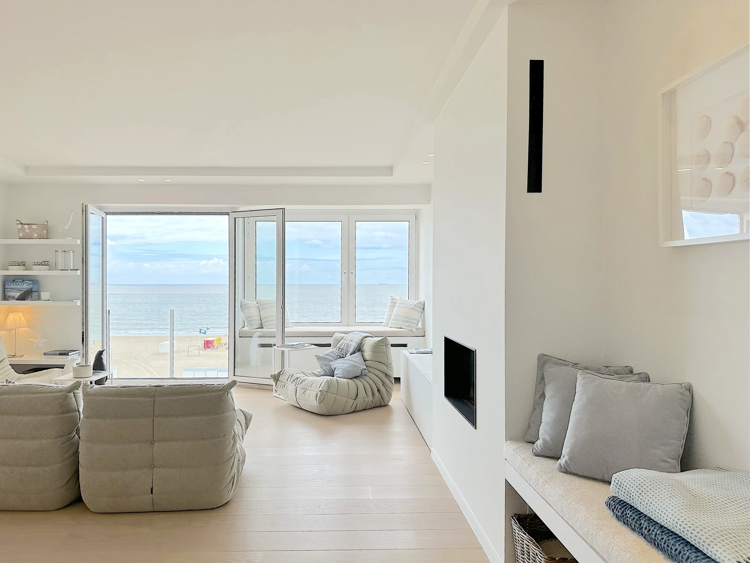 J007.61 luxury apartment with sea view for rent Knokke le Zoute, JAMES the BnB Butler Knokke le Zoute, villa for rent Knokke, Apartment for rent knokke, apartment with sea view for rent Knokke, villa airbnb knokke, apartment airbnb knokke, villa with pool knokke, villa knokke off, Zoute Exclusive Knokke, Master AirBnB Knokke, AirBnB Knokke, Tine Immo, Immo pallen, villa rental knokke, JAMES Knokke, Nice2Stay Knokke, Immo Bis, holiday rental Knokke, holiday villa Knokke, luxury villa rental knokke, Luxury real estate Knokke, Knokke Hippique, Zoute Grand Prix, Zoute GP knokke