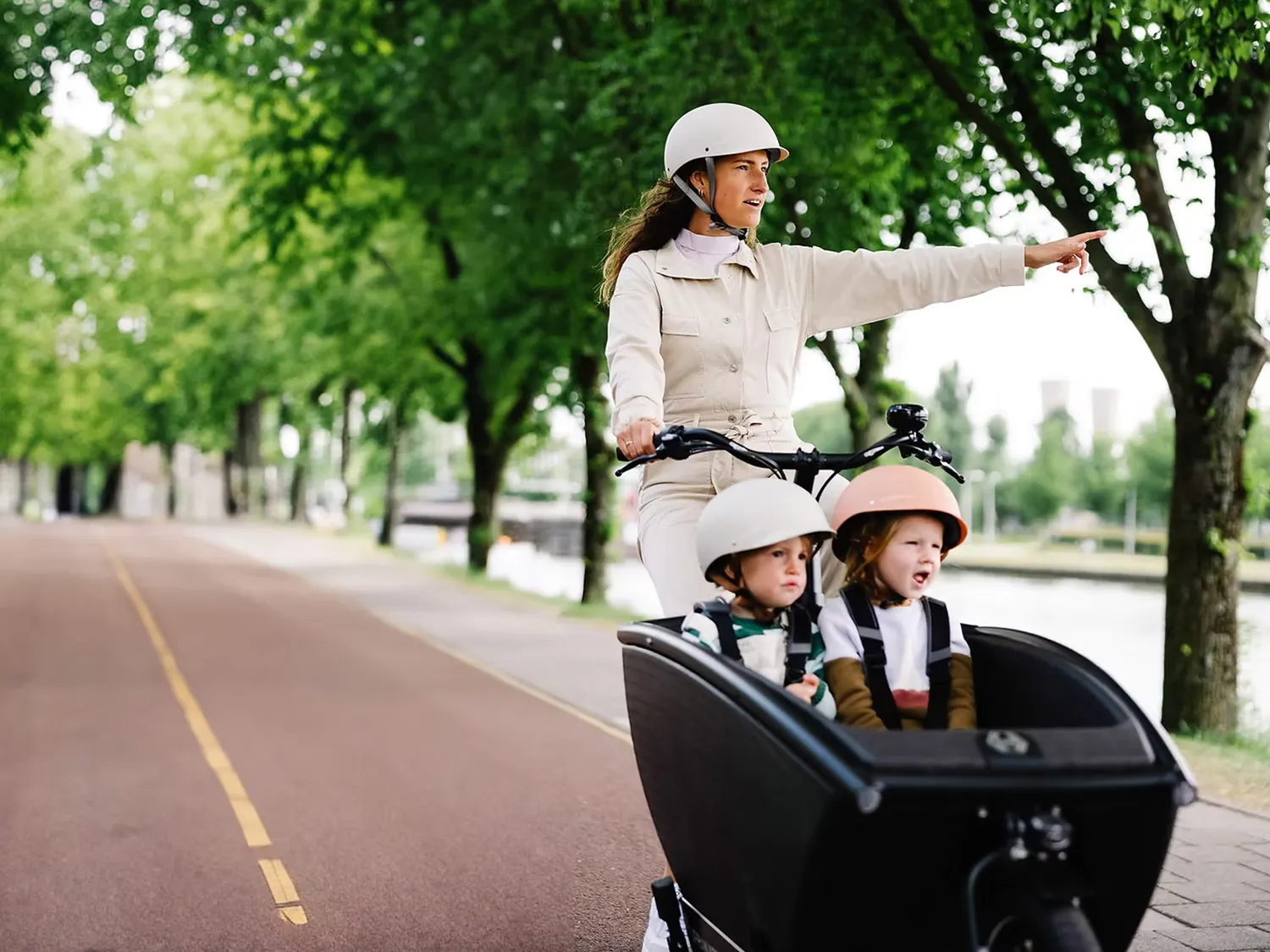 elektrische bakfiets huren Knokke", "Urban Arrow bakfiets verhuur Knokke", "bakfiets verhuur Knokke", "Urban Arrow huren Knokke", "elektrische bakfiets Knokke", "bakfiets huren Knokke Heist", "Urban Arrow familie bakfiets huren", "elektrische bakfiets familie Knokke", "bakfiets verhuur Zeedijk Knokke", "Urban Arrow verhuur Knokke", "bakfiets huren aan zee", "Urban Arrow verhuur aan zee", "bakfiets huren voor kinderen Knokke", "Urban Arrow voor kinderen huren", "bakfiets huren met regenhuif Knokke", "Urban Arrow met regenhuif huren", "bakfiets huren met kinderzitje Knokke", "Urban Arrow met kinderzitje huren", "bakfiets huren voor boodschappen Knokke", "Urban Arrow voor boodschappen huren", "bakfiets huren voor vakantie Knokke", "Urban Arrow voor vakantie huren", "bakfiets huren voor daguitstap Knokke", "Urban Arrow voor daguitstap huren", "bakfiets huren voor weekend Knokke", "Urban Arrow voor weekend huren", "bakfiets huren voor gezin Knokke", "Urban Arrow voor gezin huren", "bakfiets huren voor evenement Knokke", "Urban Arrow voor evenement huren, Alaise, Rentabike.be, Rubens Fietsverhuur, Knokke Sea-bike, Boulevard Bikes en Fietsen Mike, "electric cargo bike rental Knokke", "Urban Arrow rental Knokke", "electric bakfiets Knokke", "cargo bike hire Knokke", "Urban Arrow hire Knokke", "family cargo bike Knokke", "electric family bike Knokke", "Urban Arrow family rental", "electric cargo bike Belgium", "Urban Arrow Belgium rental", "electric cargo bike Knokke Heist", "Urban Arrow Knokke Heist", "electric cargo bike near Knokke", "Urban Arrow near Knokke", "electric bike rental Knokke", "Urban Arrow bike rental Knokke", "electric cargo bike for kids Knokke", "Urban Arrow for kids rental", "electric cargo bike with rain cover Knokke", "Urban Arrow with rain cover rental", "electric cargo bike with child seat Knokke", "Urban Arrow with child seat rental", "electric cargo bike for groceries Knokke", "Urban Arrow for groceries rental", "electric cargo bike for vacation Knokke", "Urban Arrow for vacation rental", "electric cargo bike for day trip Knokke", "Urban Arrow for day trip rental", "electric cargo bike for weekend Knokke", "Urban Arrow for weekend rental"
