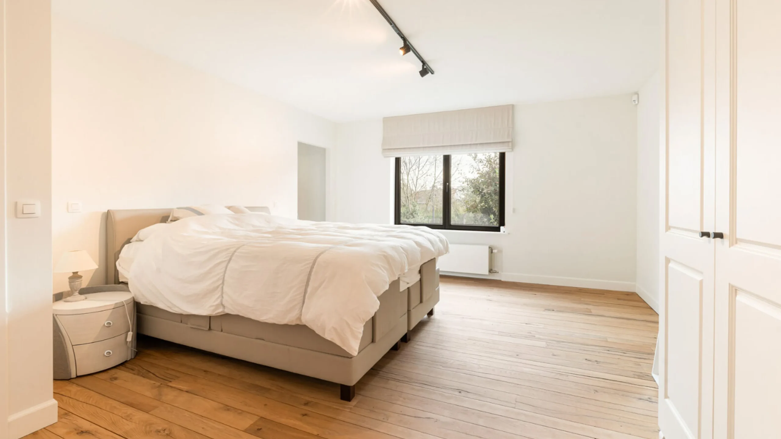 J007.87, zoute exclusive, villa for rent with pool, zoute exclusive knokke, concierge prive knokke, holiday villa with pool Knokke, villa knokke, villa for rent Knokke, luxury rental Knokke, seasonal rental Knokke, luxury villa Knokke, villa rental Knokke, luxury apartment Knokke-Heist, Knokke villa with pool, holiday villa Knokke le Zoute, Knokke holiday apartment sea view, luxe vakantievilla Knokke, appartement huren Knokke, vakantiewoning Knokke-Heist luxe, villa te huur Knokke, luxury holiday rentals Knokke, vakantievilla met zwembad Knokke, Knokke beachfront villa, exclusive villa Knokke, Knokke appartementen aan zee, boutique villa Knokke, Knokke le Zoute luxury stay, high end villa Knokke, villa near golf Knokke, family villa Knokke, Knokke villa concierge service, Knokke private villa, seaview apartment Knokke, luxe zee appartement Knokke, Knokke holiday home luxury, Knokke premium villa rental, villa Knokke beachfront, Knokke le Zoute apartment luxe, appartement Luxus Knokke