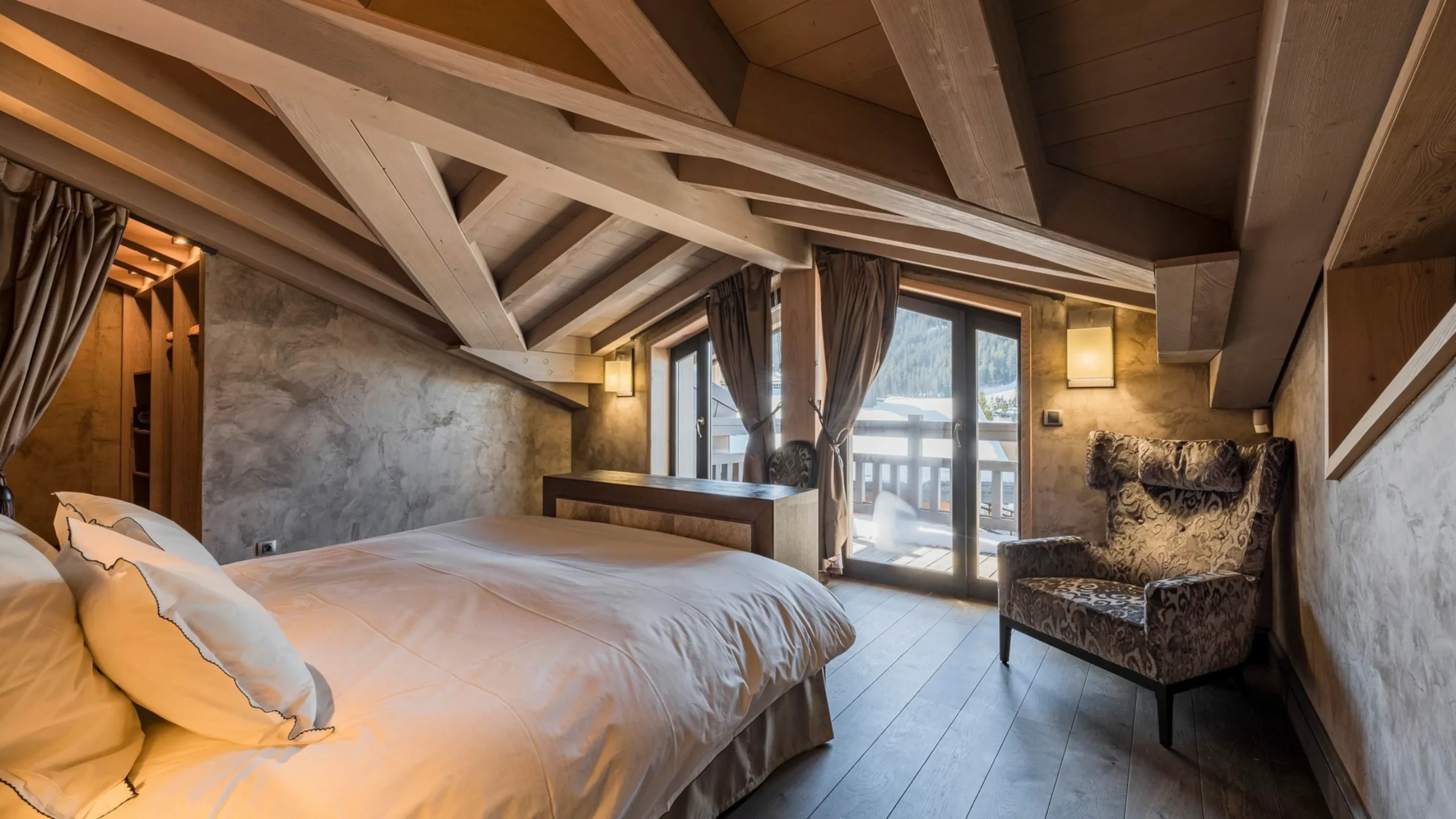 J007.TACC44, huur chalet Courchevel Frankrijk, chalet te huur Courchevel, chalet rental Courchevel France, Courchevel chalet huren, chalet à louer Courchevel, Courchevel ski-in ski-out chalet, luxe chalet Courchevel te huur, luxury chalet rental Courchevel, chalet Courchevel 1850 huren, chalet Courchevel 1550 te huur, chalet Courchevel Moriond huren, family chalet Courchevel rental, chalet met jacuzzi Courchevel, chalet met sauna Courchevel, chalet met uitzicht op de bergen Courchevel, ski chalet Courchevel Frankrijk, vakantie chalet Courchevel, premium chalet rental Courchevel, chalet dichtbij pistes Courchevel, Courchevel chalet met spa, Courchevel chalets direct boeken, chalets voor families Courchevel, pet-friendly chalet Courchevel, chalet met open haard Courchevel, chalet met chef service Courchevel, seizoenshuur chalet Courchevel, chalets in de 3 Vallées Frankrijk, wintervakantie chalet Courchevel, zomer chalet verhuur Courchevel, appartementen en chalets Courchevel, Courchevel chalets luxe voorzieningen, Courchevel 1650 chalet te huur, short stay chalet Courchevel, premium ski holiday chalet France, Courchevel chalet deals, Courchevel chalet gids, Courchevel chalet offerte aanvragen, Courchevel chalet last minute aanbiedingen, Courchevel luxury ski accommodation, chalets te huur in de Franse Alpen, Courchevel chalet experiences, Courchevel vakantiehuur chalets, chalets in Courchevel’s top-ski resort.